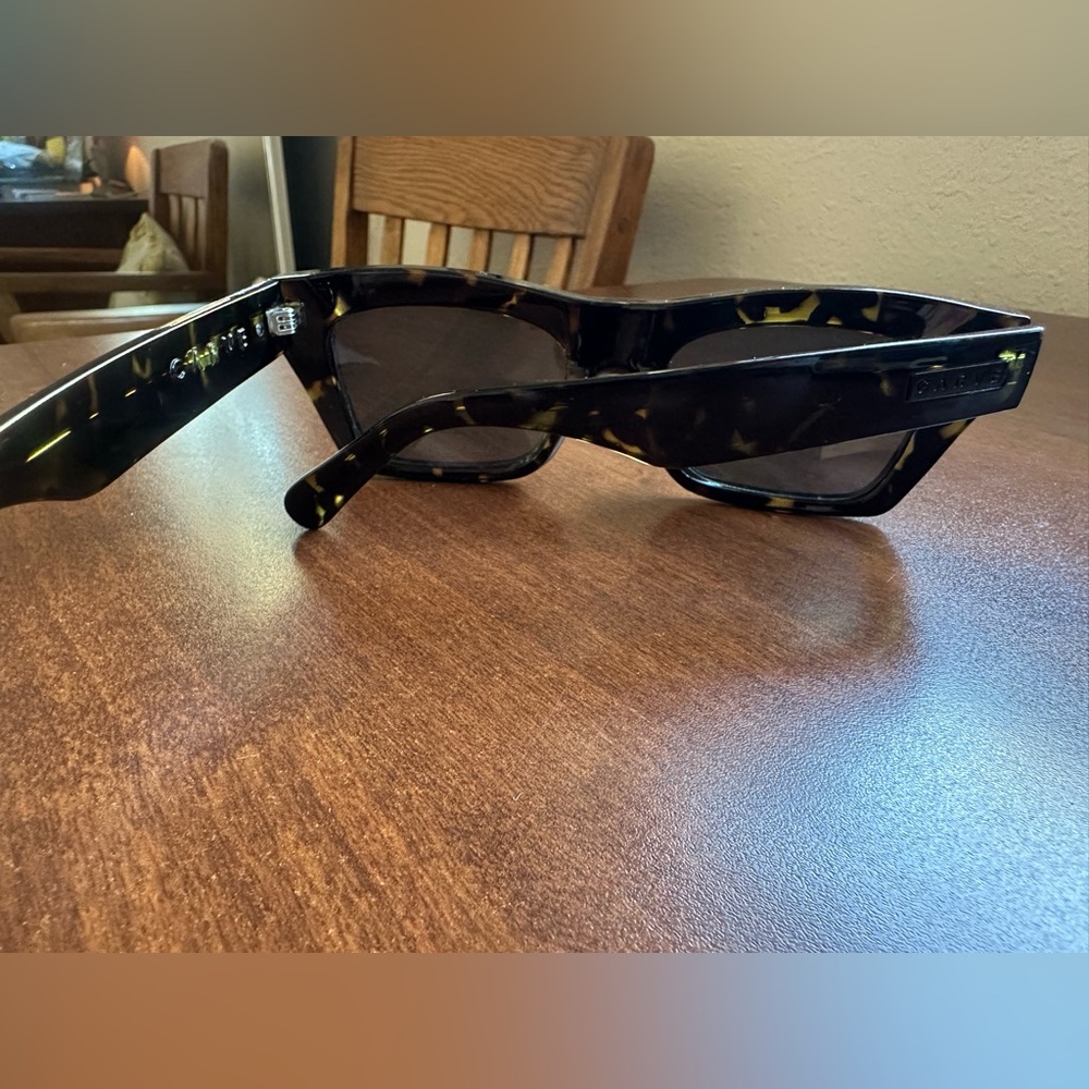 Carve Eyeware Solis tort gray sunglasses 😎 - Picture 3 of 7